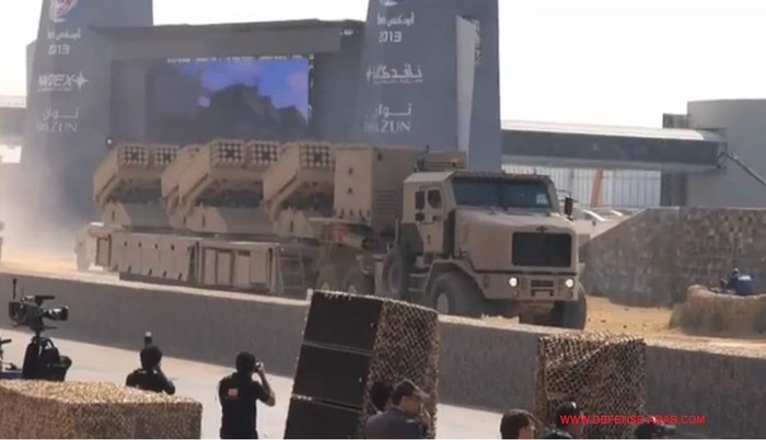 Vũ khí của Lục quân UAE được chuyển đến trưng bày tại Triển lãm NAVDEX năm 2013